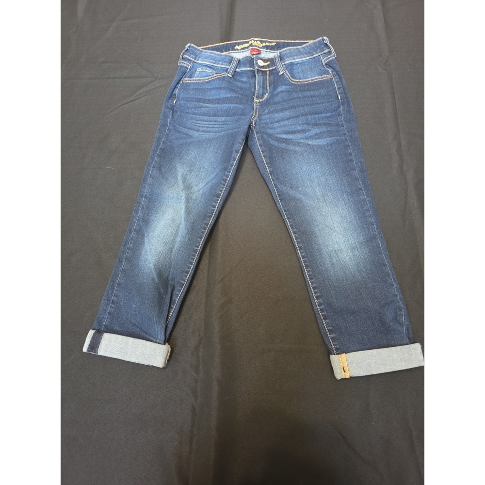 Arizona Jean Co. Women's Capri Blue Cuffed Jeans Size 3 99% Cotton Button Zipper